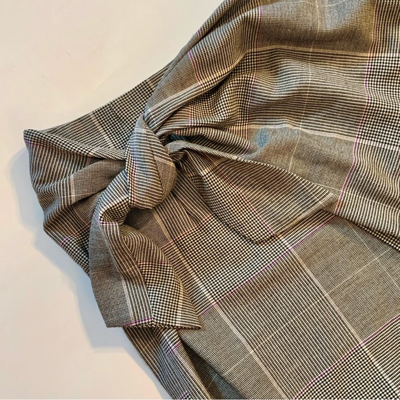 Who What Wear Asymmetrical Black/Gray Plaid Skirt - Picture 3 of 6